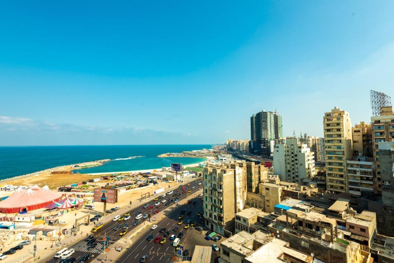 شقة فندقية مكيفة علي البحر مباشرة اغتنم الفرصة Alexandria Exterior photo