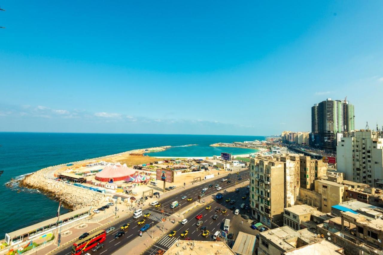 شقة فندقية مكيفة علي البحر مباشرة اغتنم الفرصة Alexandria Exterior photo